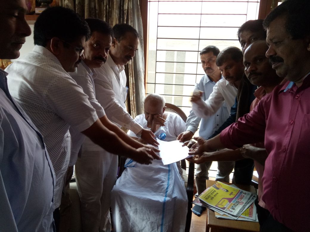 ಒತ್ತುವರಿ ತೋಟ ಉಳಿಸಿಕೊಡಲು ಮಾಜಿ ಪ್ರಧಾನಿಗೆ ಮನವಿ